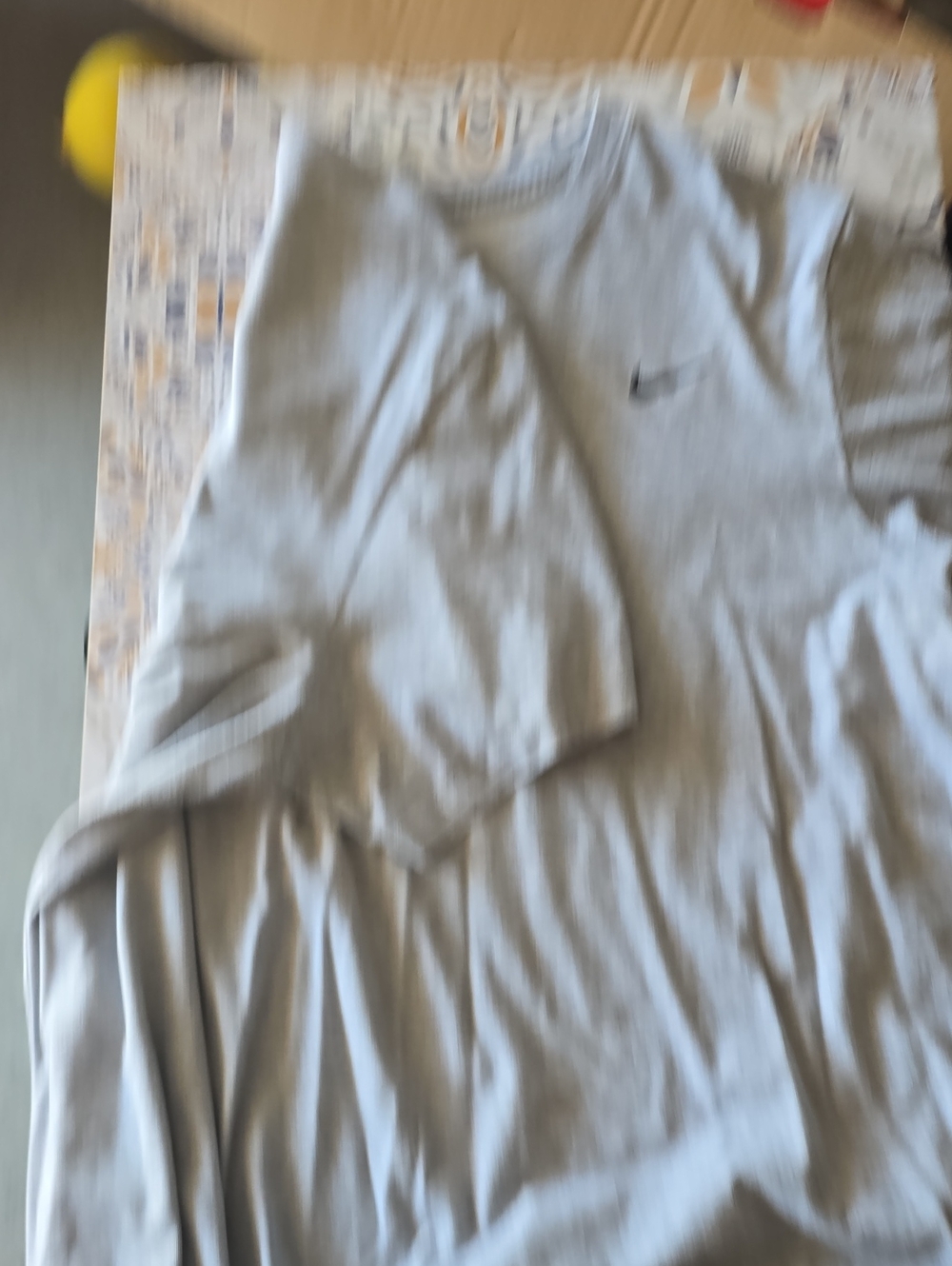 Nike Men’s Light Gray Short Sleeve Swoosh Tee
